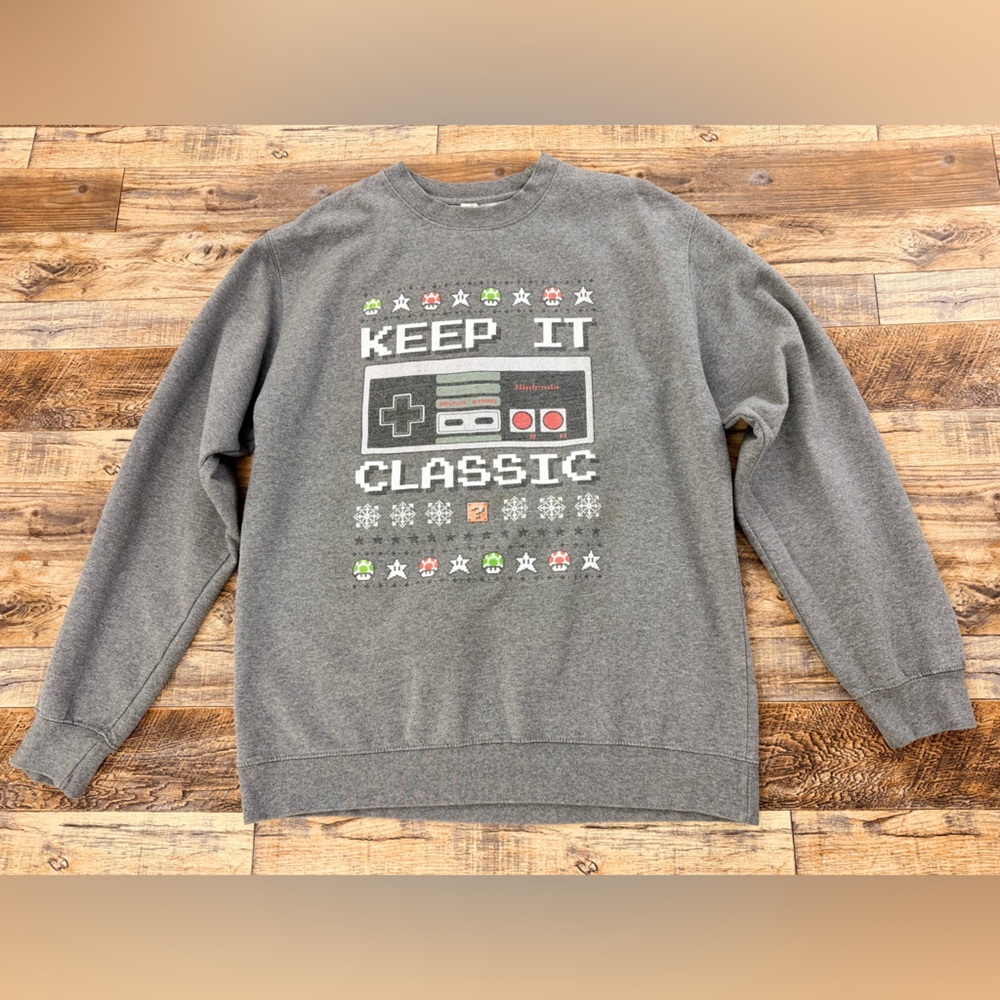 Nintendo “Keep It Classic” Controller Logo Crewneck Sweatshirt, Men’s Size XL